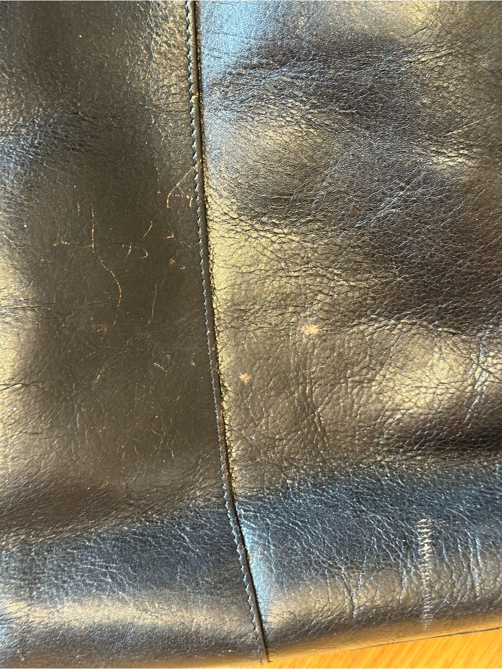 Hobo vintage classic Black Leather Tote Bag with red lining and pockets - Picture 8 of 9